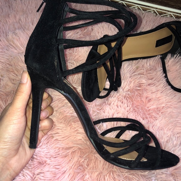 Black Sued heels - Picture 3 of 5